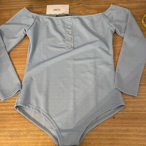 NWT Yoins Women’s Bodysuit Side Medium 3/4 Sleeves Faux Button Front Velcro